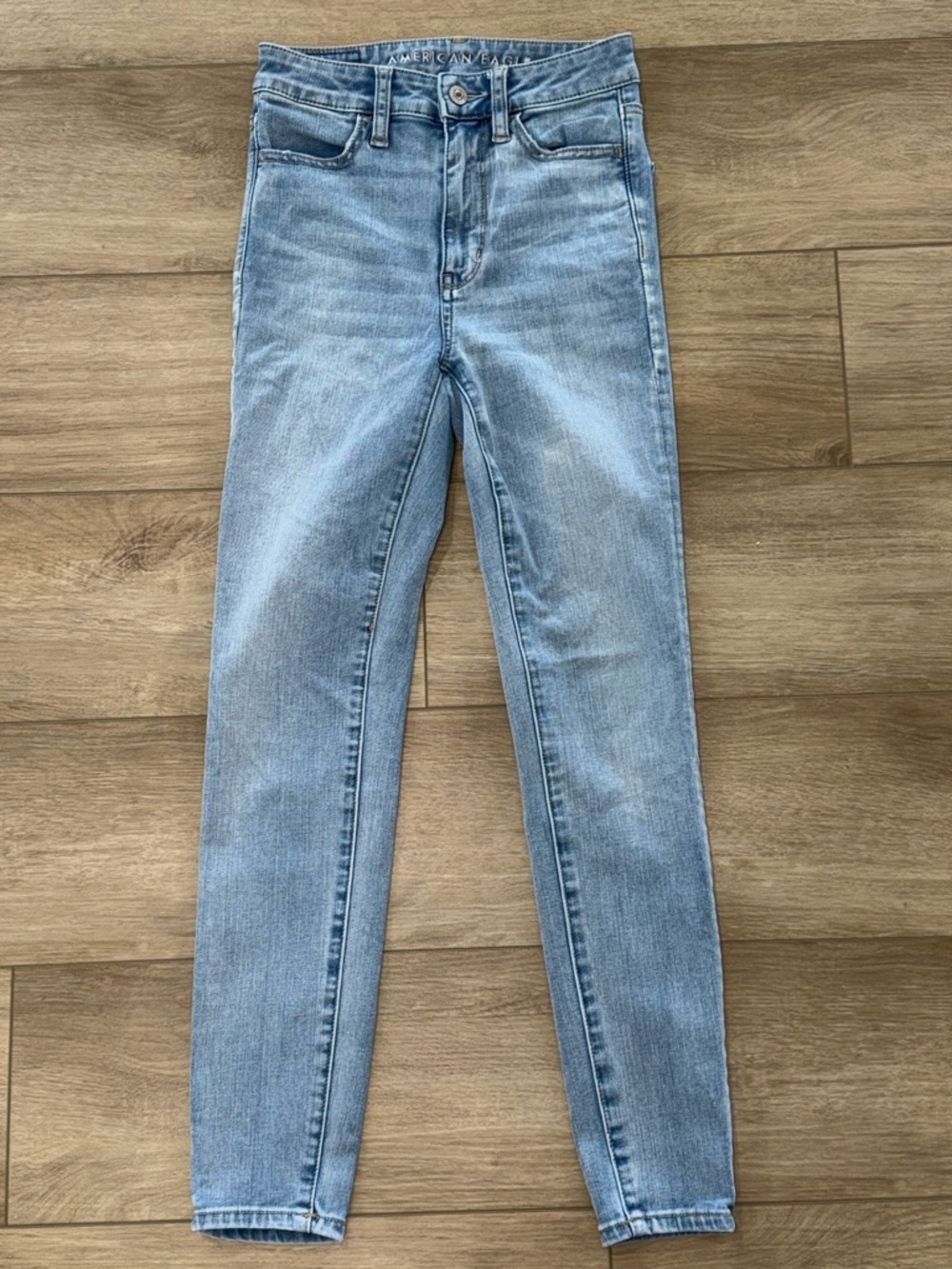 American Eagle Outfitters Light Wash Highest Rise  Jeggings size 00 short